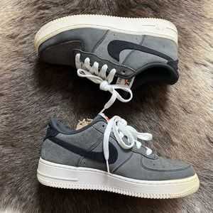 Black and White Air Force 1 (GS) Size 6.5 in Youth